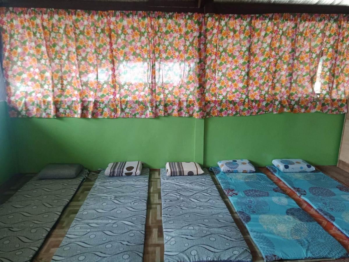 Roca'S Homestay Backpackers Chalet Batuan ภายนอก รูปภาพ