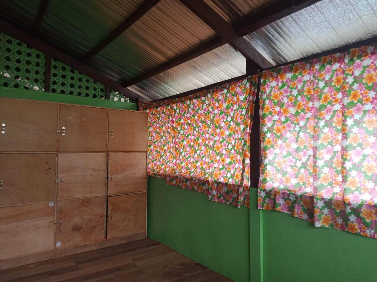 Roca'S Homestay Backpackers Chalet Batuan ภายนอก รูปภาพ