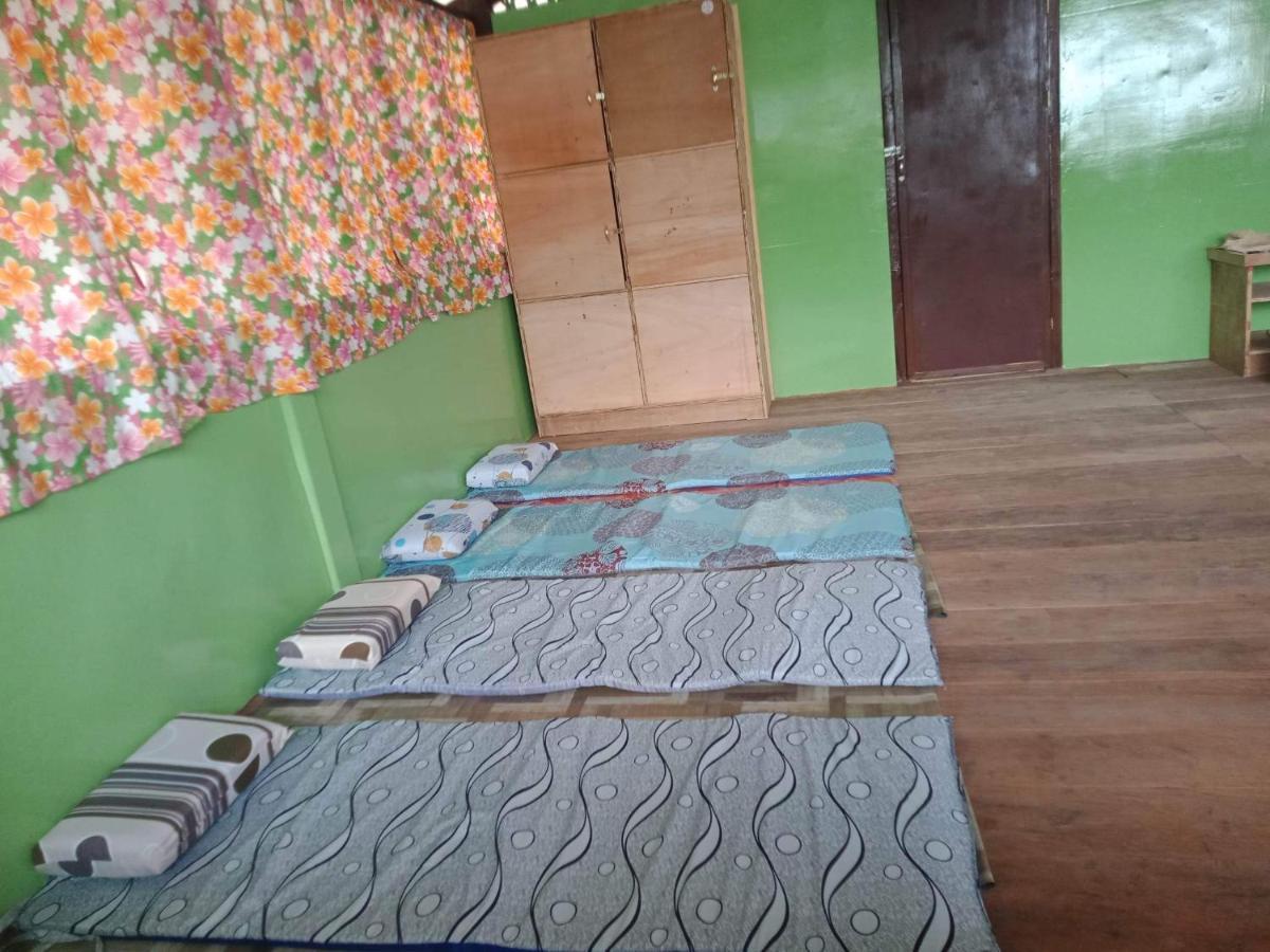 Roca'S Homestay Backpackers Chalet Batuan ภายนอก รูปภาพ