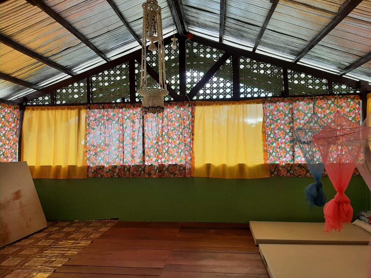 Roca'S Homestay Backpackers Chalet Batuan ภายนอก รูปภาพ