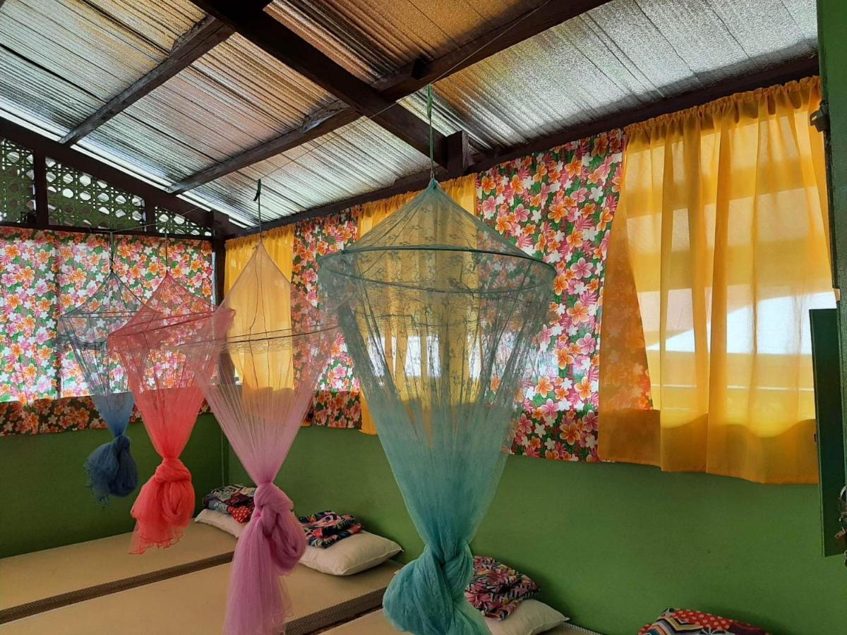 Roca'S Homestay Backpackers Chalet Batuan ภายนอก รูปภาพ