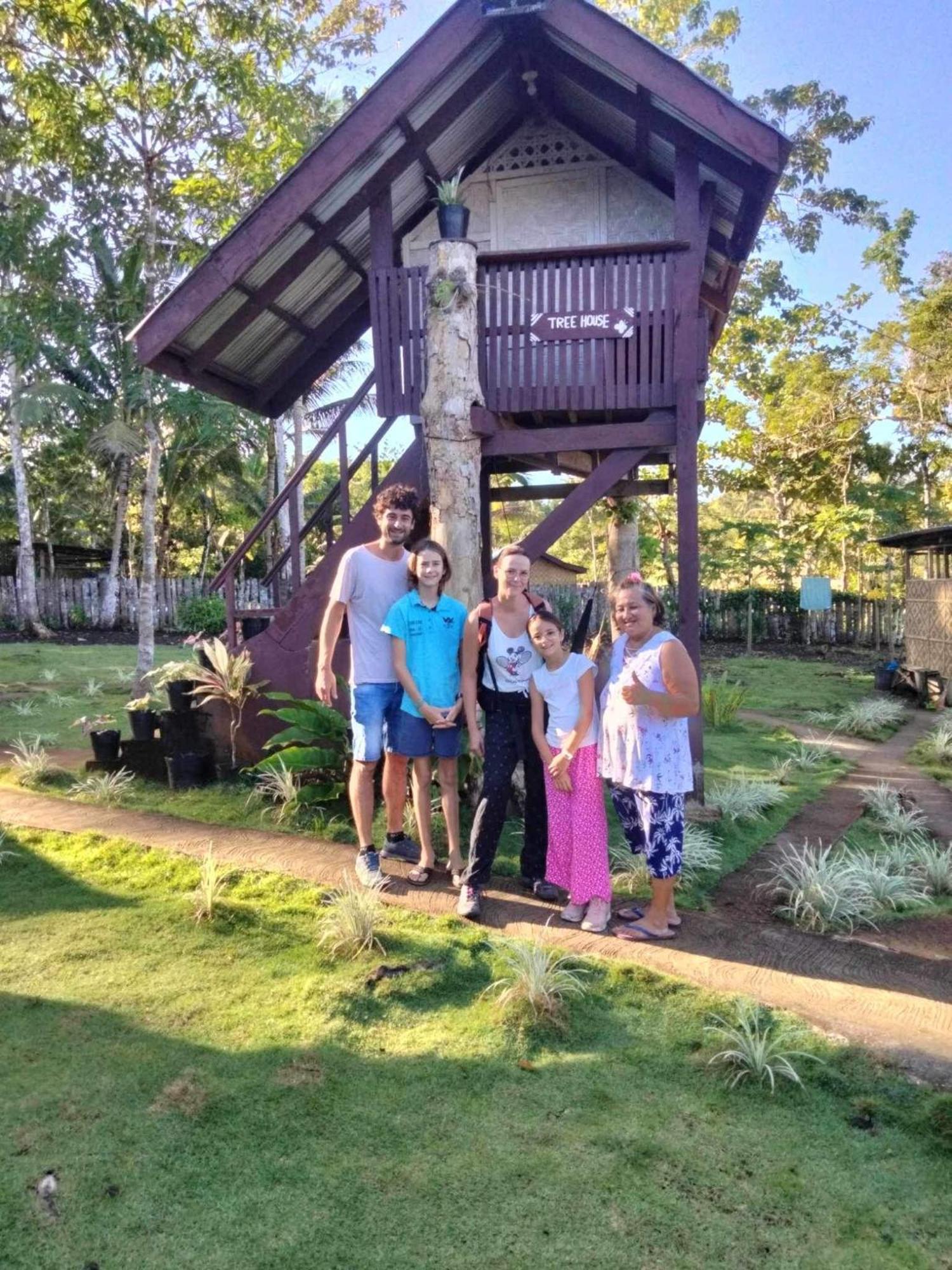 Roca'S Homestay Backpackers Chalet Batuan ภายนอก รูปภาพ