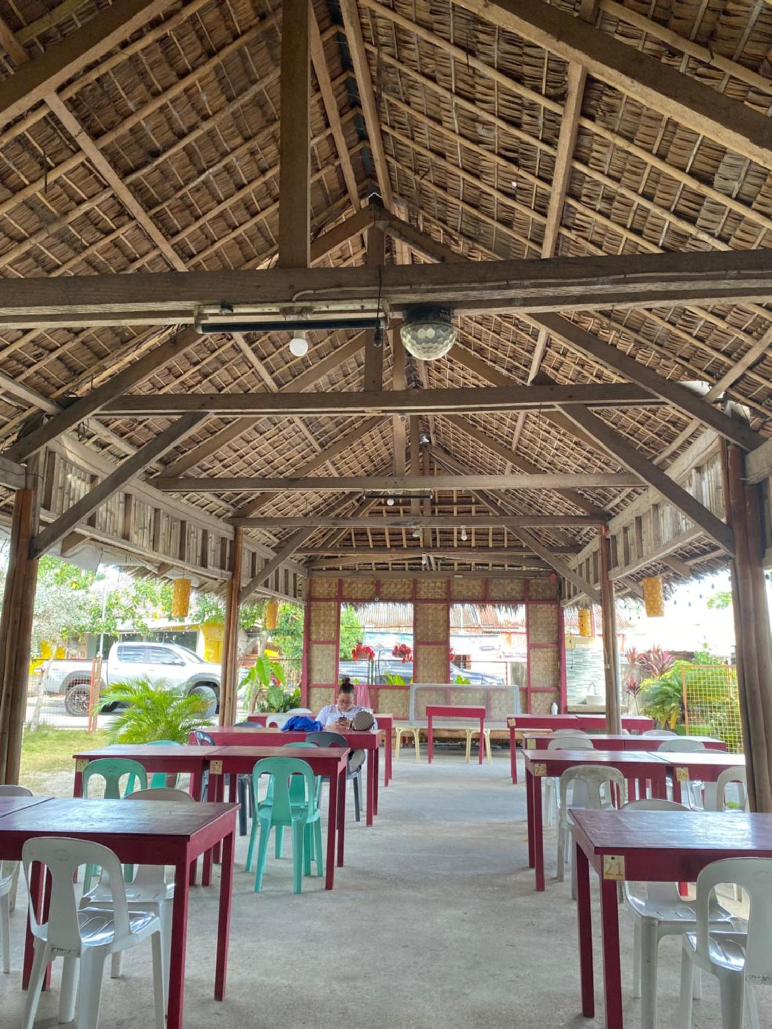 Roca'S Homestay Backpackers Chalet Batuan ภายนอก รูปภาพ